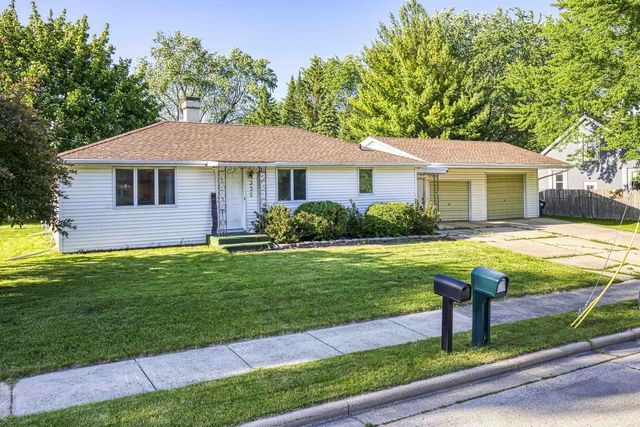 335 FRONT STREET, Pulaski, WI 54162