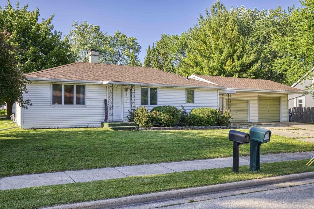 335 FRONT STREET, Pulaski, WI 54162