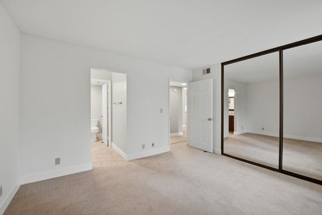 21228 21228 Gary Dr 105, Hayward, CA 94546