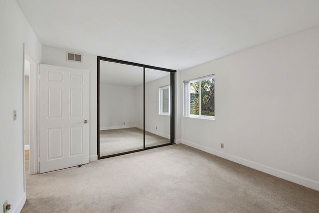 21228 21228 Gary Dr 105, Hayward, CA 94546