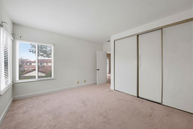 21228 21228 Gary Dr 105, Hayward, CA 94546