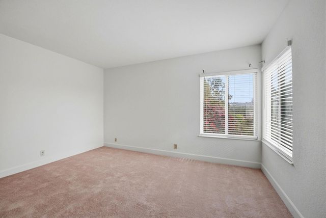 21228 21228 Gary Dr 105, Hayward, CA 94546