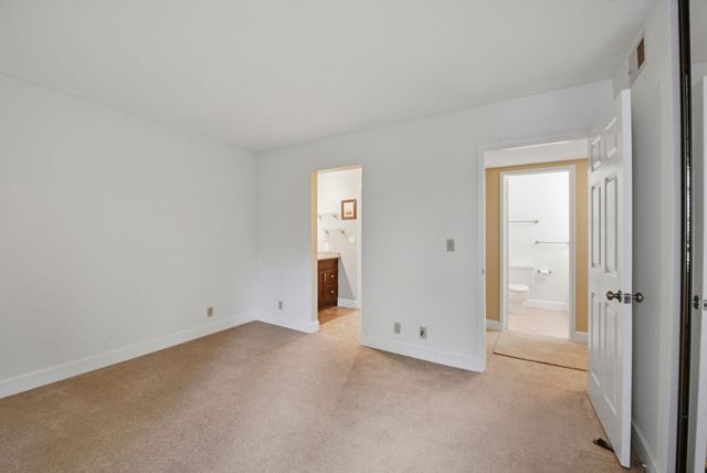 21228 21228 Gary Dr 105, Hayward, CA 94546