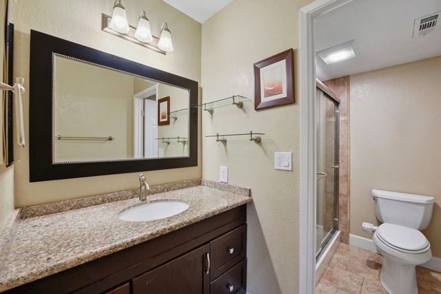 21228 21228 Gary Dr 105, Hayward, CA 94546