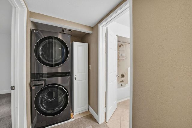 21228 21228 Gary Dr 105, Hayward, CA 94546