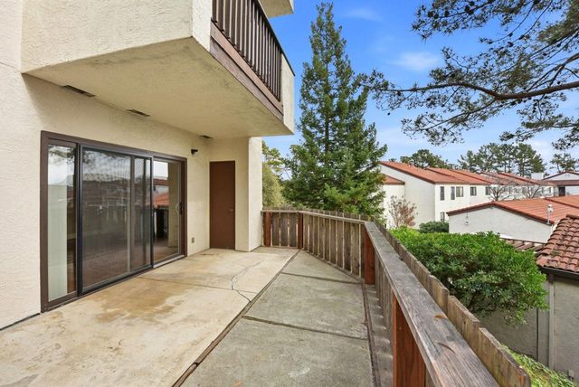 21228 21228 Gary Dr 105, Hayward, CA 94546