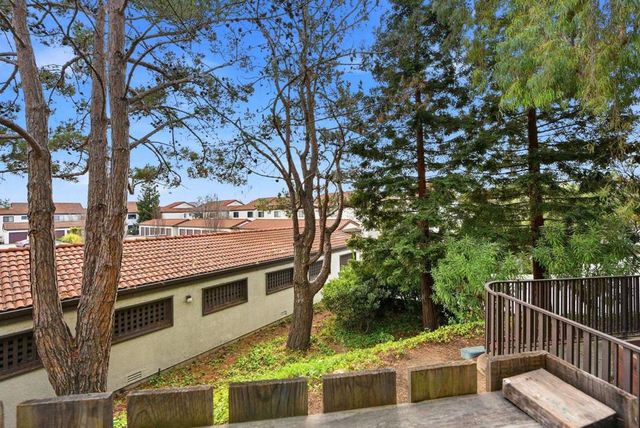 21228 21228 Gary Dr 105, Hayward, CA 94546