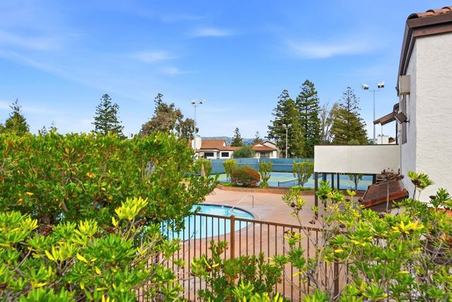 21228 21228 Gary Dr 105, Hayward, CA 94546