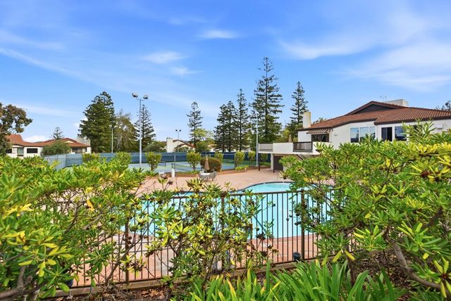 21228 21228 Gary Dr 105, Hayward, CA 94546