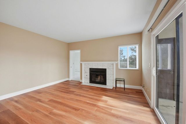 21228 21228 Gary Dr 105, Hayward, CA 94546