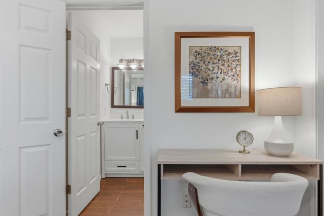 304 E 33rd ST 11, Austin, TX 78705