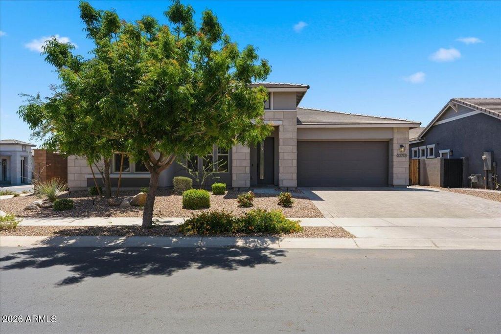 Image 3 of property listing at 22717 E Camacho Road, Queen Creek, AZ 85142