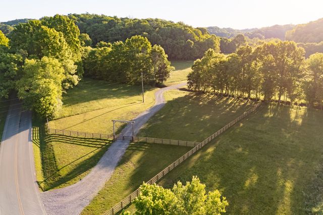 3899 Boston Theta Road, Thompsons Station, TN 37179