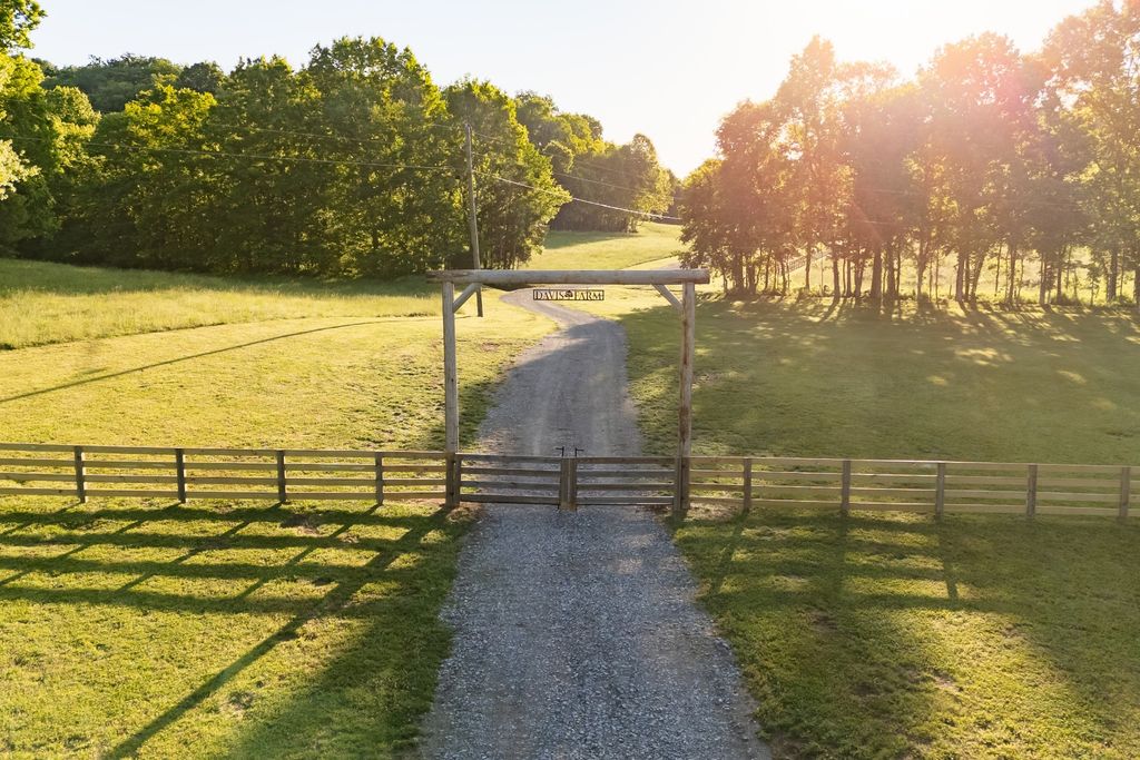 3899 Boston Theta Road, Thompsons Station, TN 37179