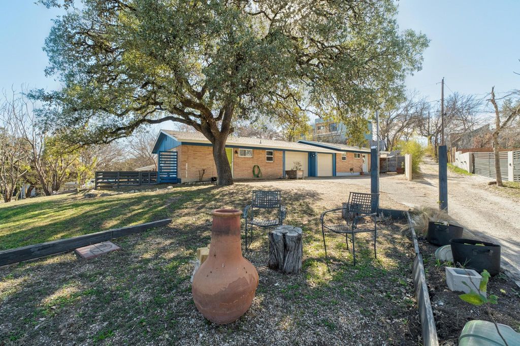 805 Terrell Hill DR A, Austin, TX 78704