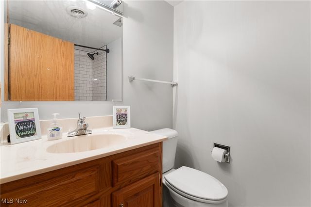 11950 Castleton Lane, Grafton, OH 44044