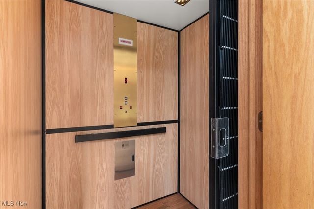 11950 Castleton Lane, Grafton, OH 44044