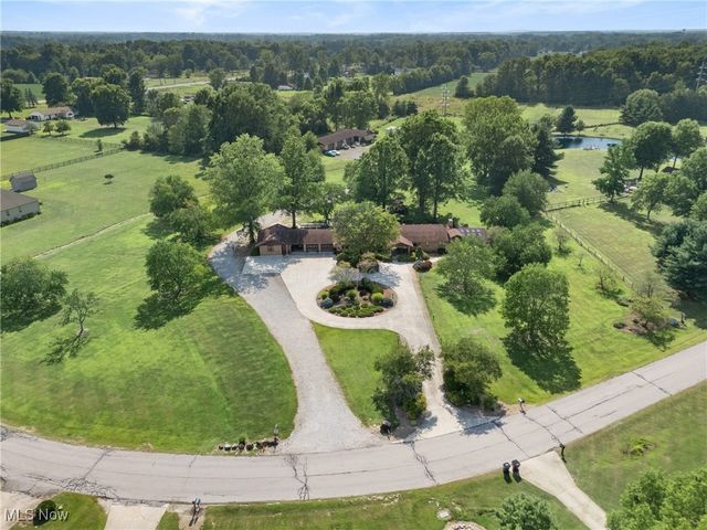 11950 Castleton Lane, Grafton, OH 44044