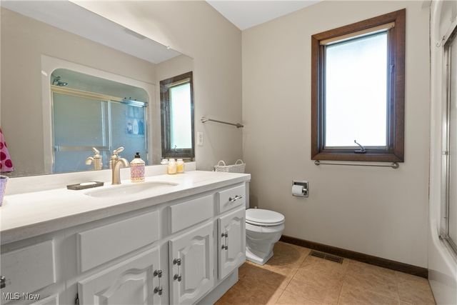 11950 Castleton Lane, Grafton, OH 44044