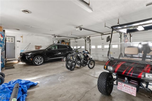 11950 Castleton Lane, Grafton, OH 44044