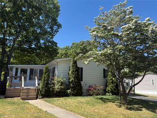 525/83 Riverleigh Avenue 83, Riverhead, NY 11901