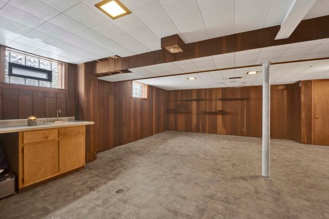 5265 W Devon Avenue, Chicago, IL 60646