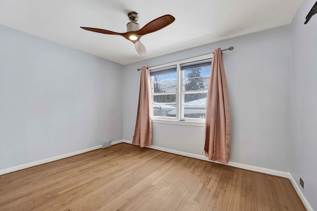 5265 W Devon Avenue, Chicago, IL 60646