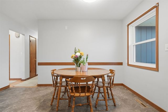 261 Larick Drive, Marion, IA 52302