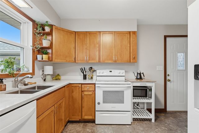 261 Larick Drive, Marion, IA 52302