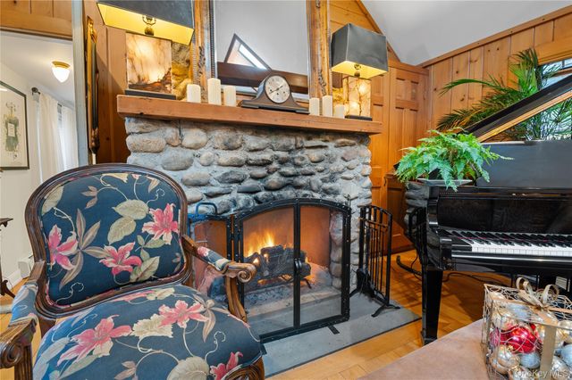 136 Beach Road, Wading River, NY 11792