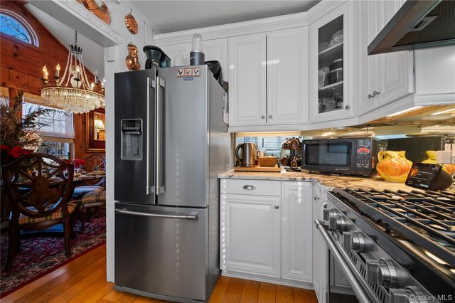 136 Beach Road, Wading River, NY 11792