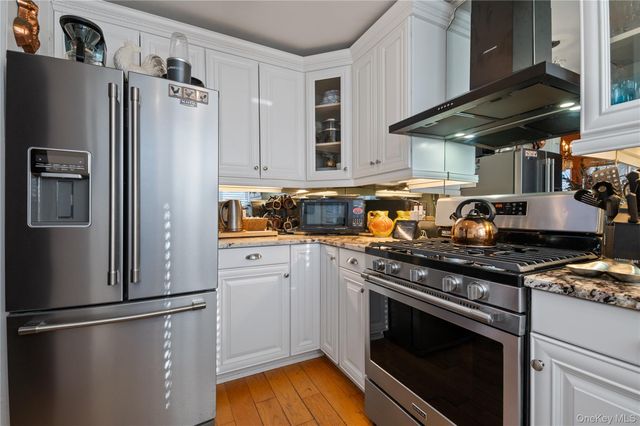 136 Beach Road, Wading River, NY 11792