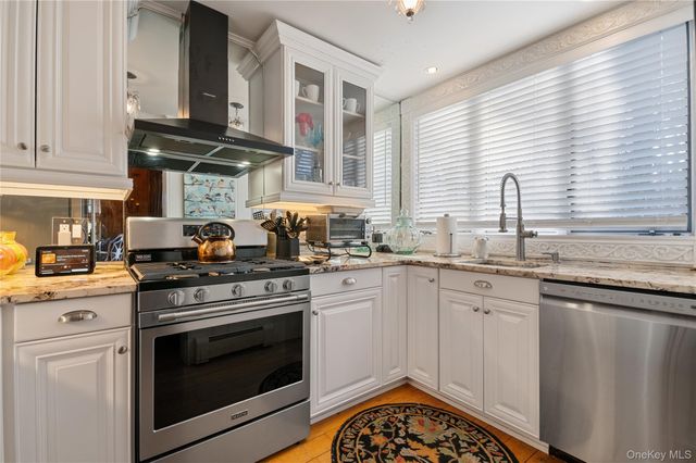 136 Beach Road, Wading River, NY 11792