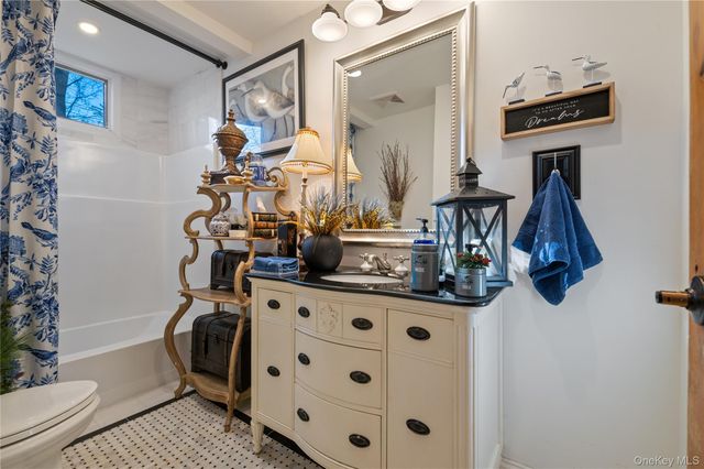 136 Beach Road, Wading River, NY 11792