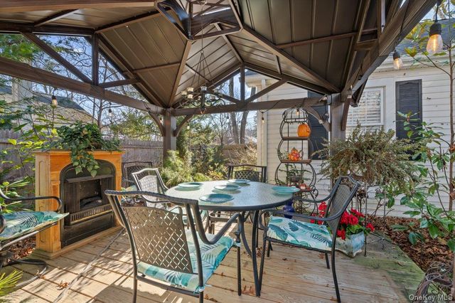 136 Beach Road, Wading River, NY 11792