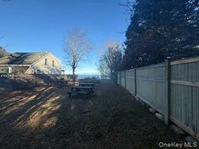 136 Beach Road, Wading River, NY 11792