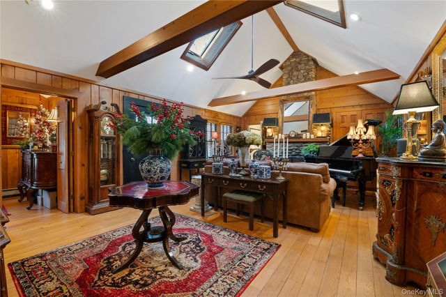 136 Beach Road, Wading River, NY 11792