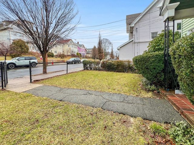 60 Nichols St, Chelsea, MA 02150