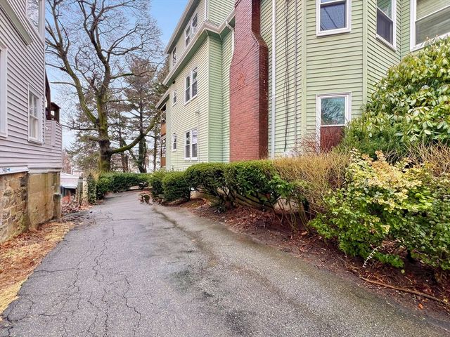 60 Nichols St, Chelsea, MA 02150