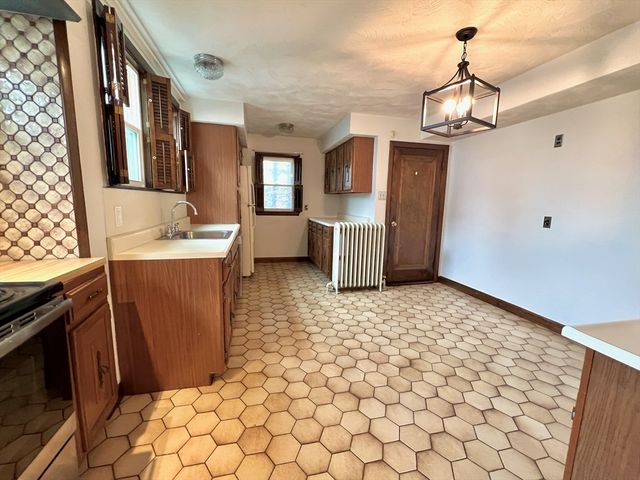 60 Nichols St, Chelsea, MA 02150