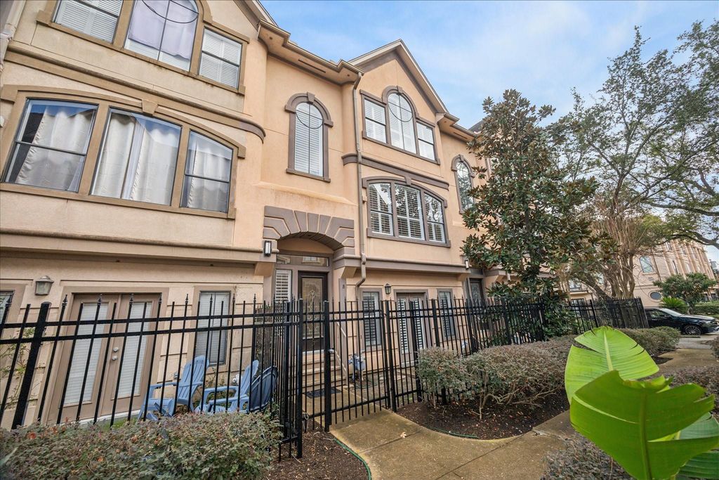 2422 Dorrington Street B, Houston, TX 77030