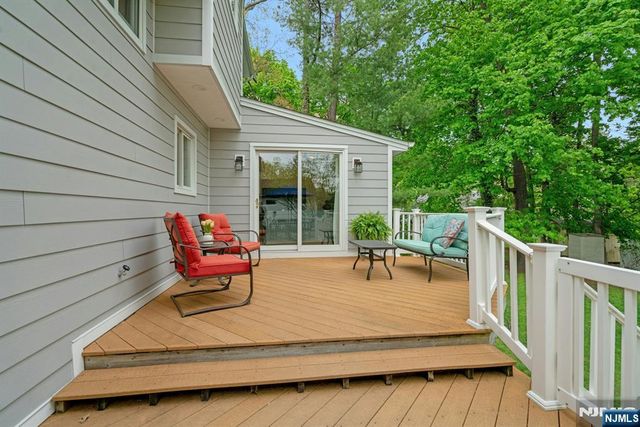 96 Lakewood Avenue, Ho-ho-kus, NJ 07423