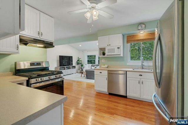 96 Lakewood Avenue, Ho-ho-kus, NJ 07423