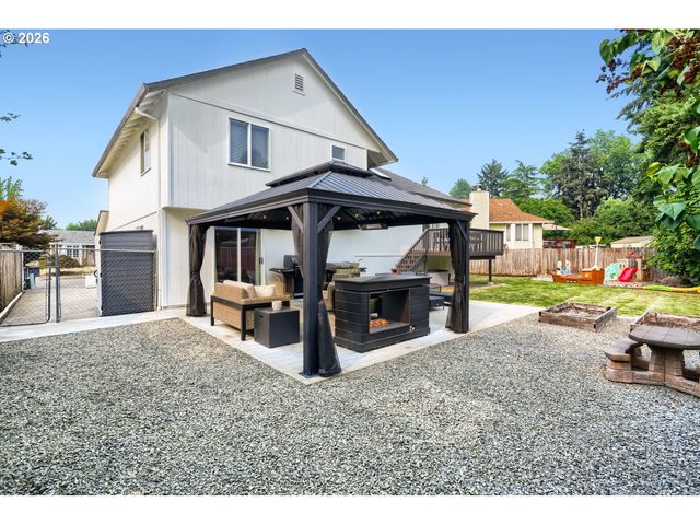 5182 Se 52ND Pl, Hillsboro, OR 97123