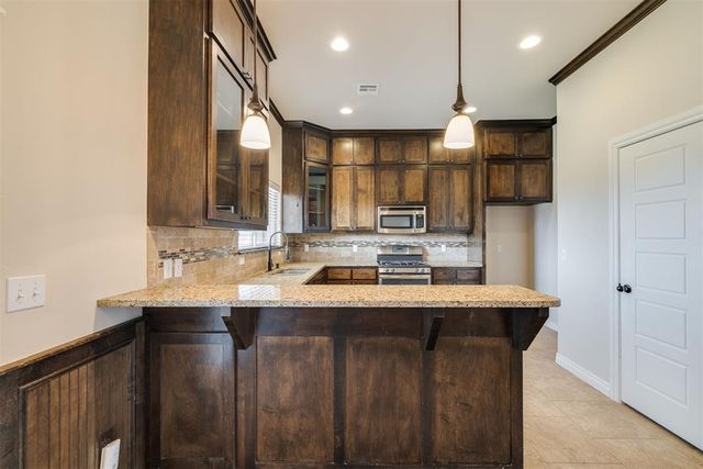 16001 Montague Drive, Edmond, OK 73013