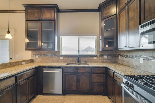 16001 Montague Drive, Edmond, OK 73013