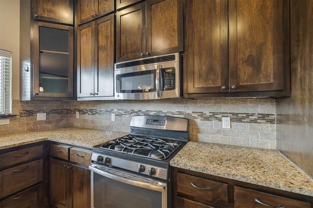 16001 Montague Drive, Edmond, OK 73013