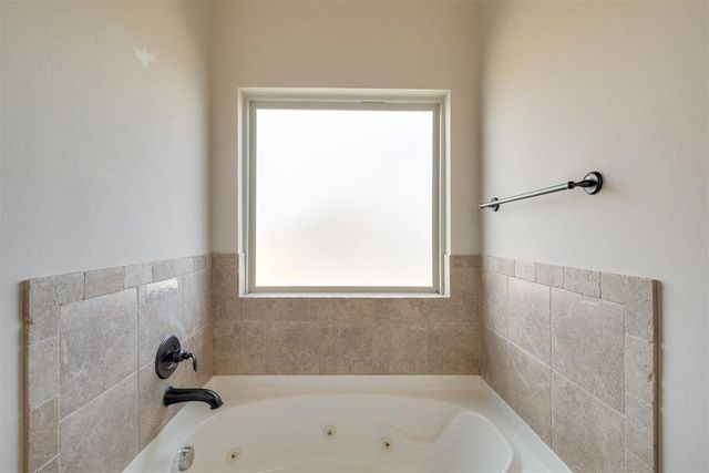 16001 Montague Drive, Edmond, OK 73013