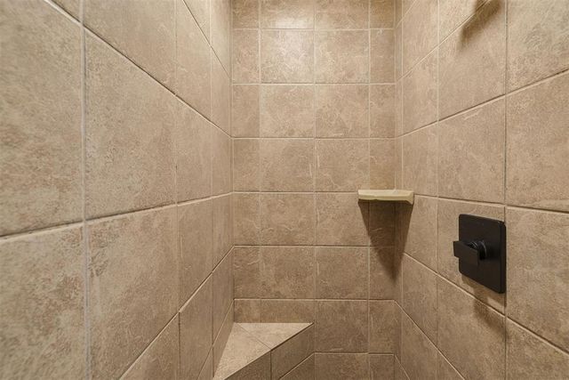 16001 Montague Drive, Edmond, OK 73013