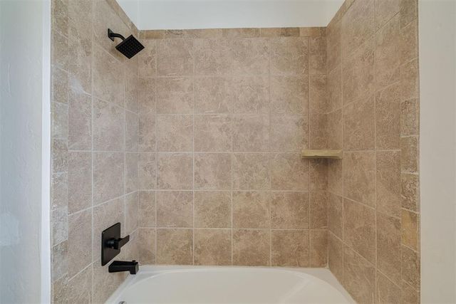 16001 Montague Drive, Edmond, OK 73013